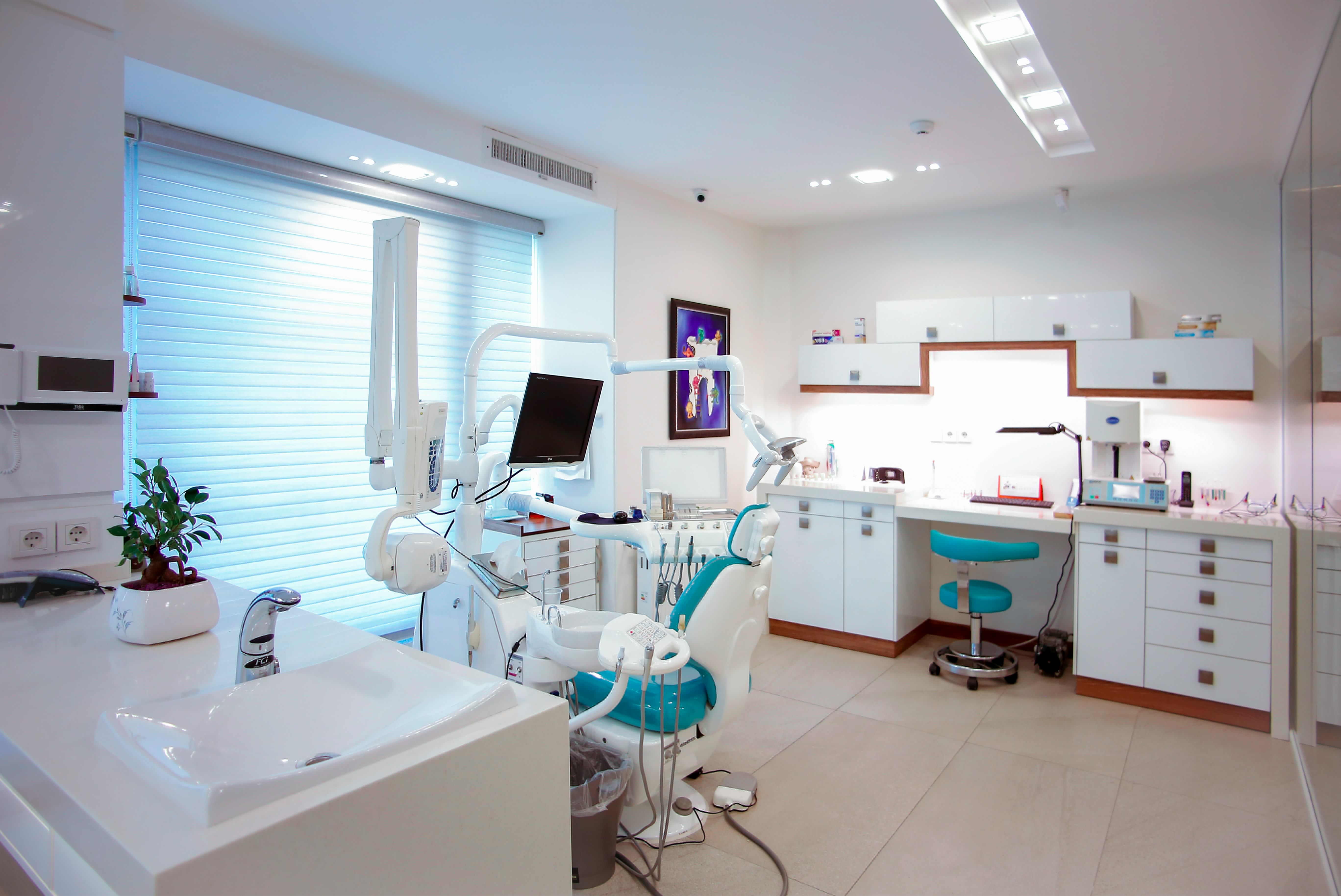 Dentist clinic in Seawoods Navi Mumbai